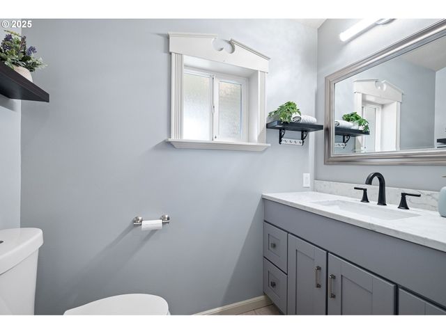 280 ROAN Dr, Eugene, OR 97401