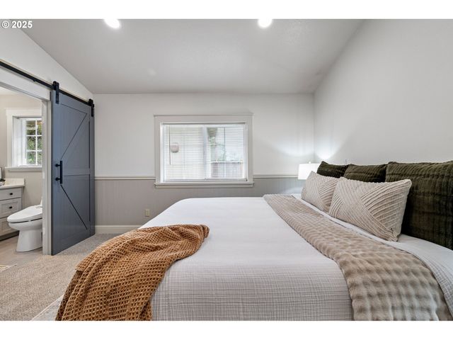 280 ROAN Dr, Eugene, OR 97401