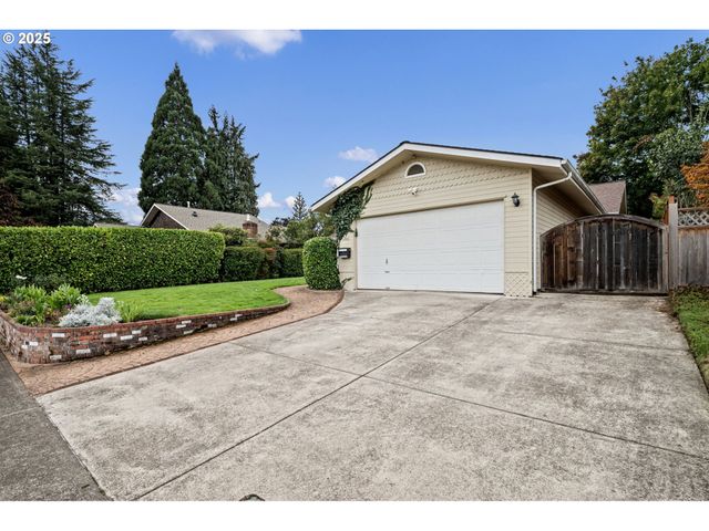 280 ROAN Dr, Eugene, OR 97401