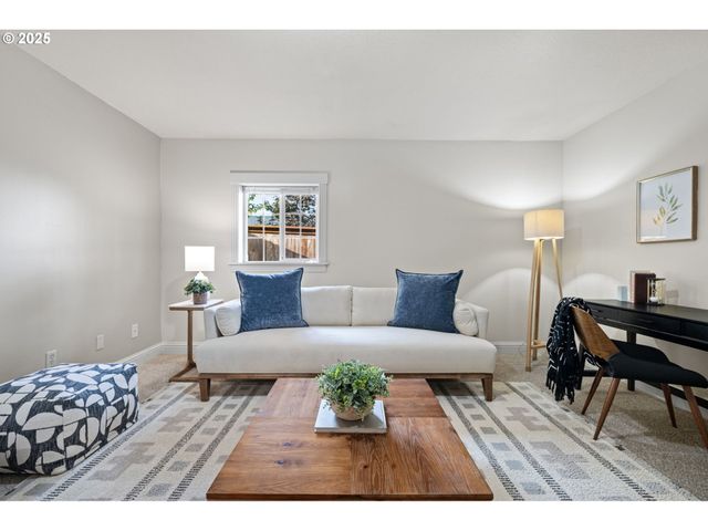 280 ROAN Dr, Eugene, OR 97401