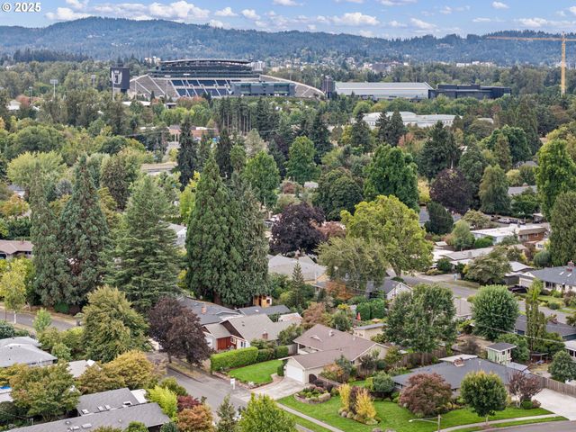 280 ROAN Dr, Eugene, OR 97401