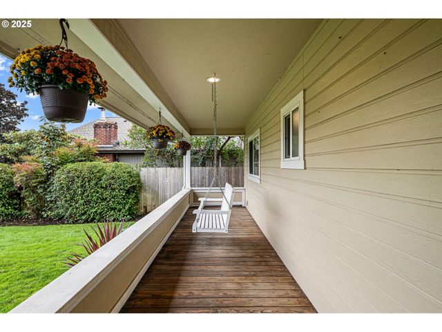 280 ROAN Dr, Eugene, OR 97401