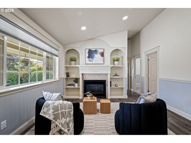 280 ROAN Dr, Eugene, OR 97401