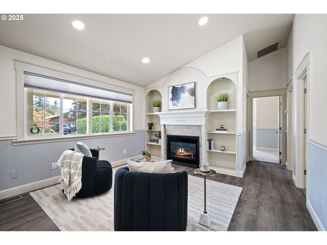 280 ROAN Dr, Eugene, OR 97401