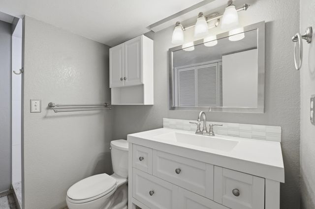10207 N Arrowhead Dr, Spokane, WA 99208