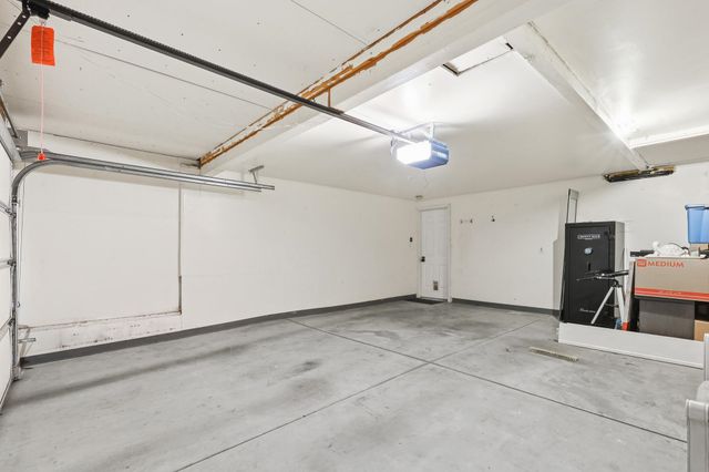 10207 N Arrowhead Dr, Spokane, WA 99208