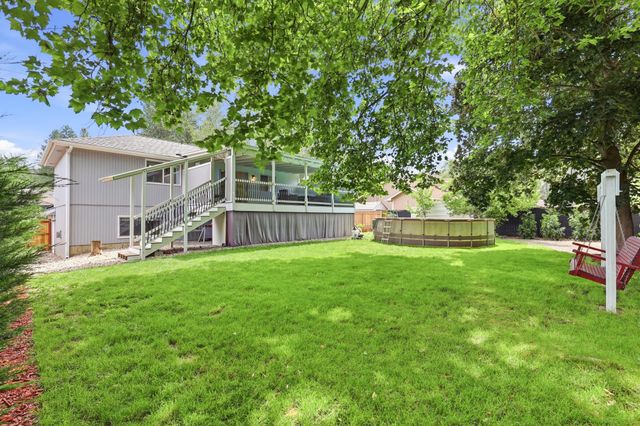 10207 N Arrowhead Dr, Spokane, WA 99208