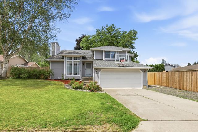 10207 N Arrowhead Dr, Spokane, WA 99208