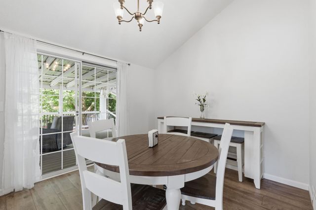 10207 N Arrowhead Dr, Spokane, WA 99208