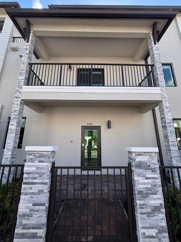 4281 NW 83rd Avenue 4281, Doral, FL 33166