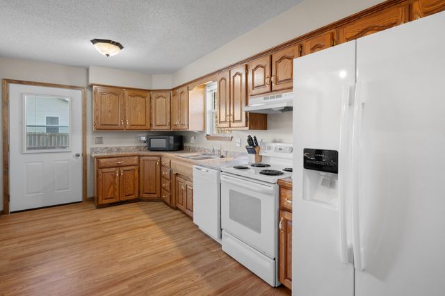 1431 Isdell Street, Bolivar, MO 65613