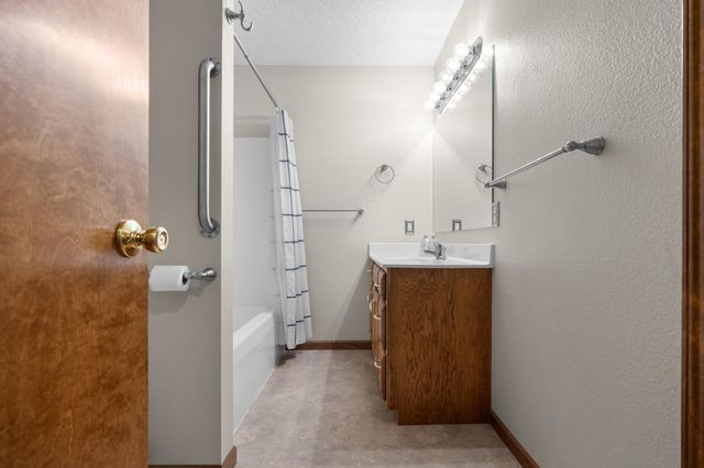 1431 Isdell Street, Bolivar, MO 65613