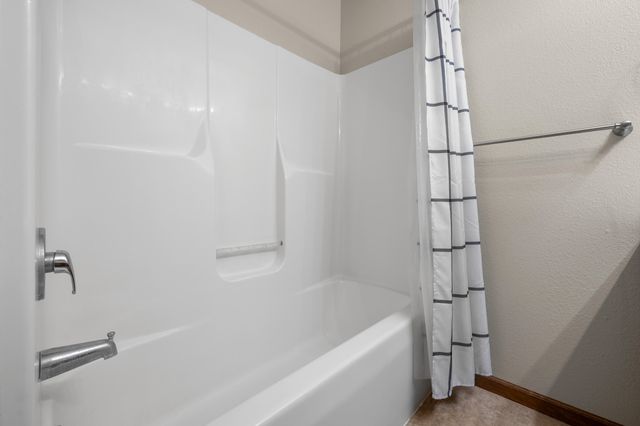 1431 Isdell Street, Bolivar, MO 65613