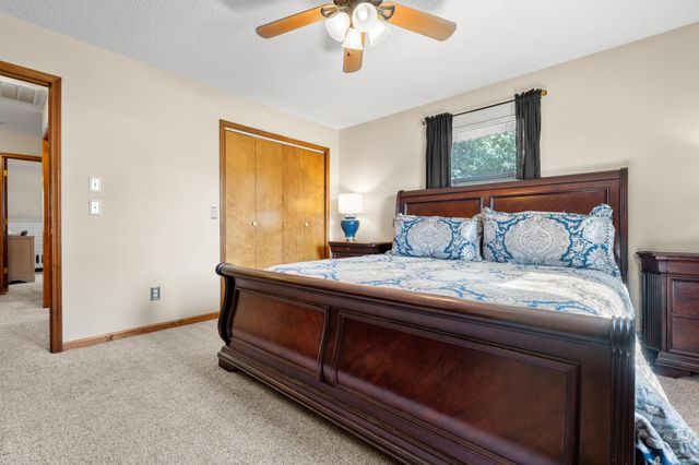 1431 Isdell Street, Bolivar, MO 65613