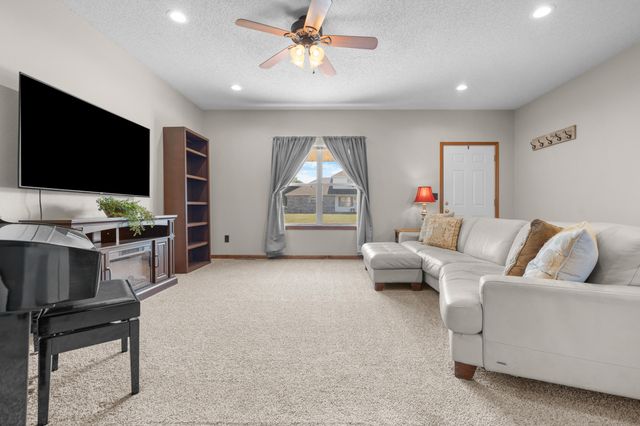 1431 Isdell Street, Bolivar, MO 65613