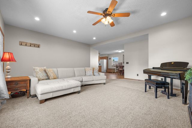 1431 Isdell Street, Bolivar, MO 65613