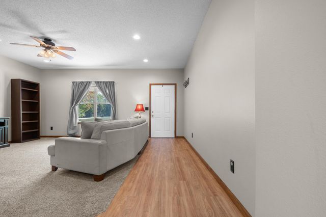 1431 Isdell Street, Bolivar, MO 65613