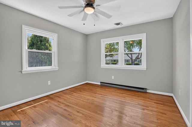 204 AYR ST NW, Leesburg, VA 20176