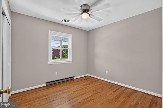 204 AYR ST NW, Leesburg, VA 20176