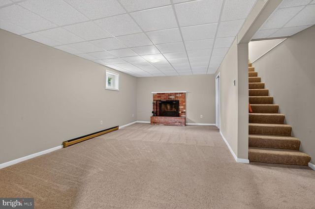 204 AYR ST NW, Leesburg, VA 20176