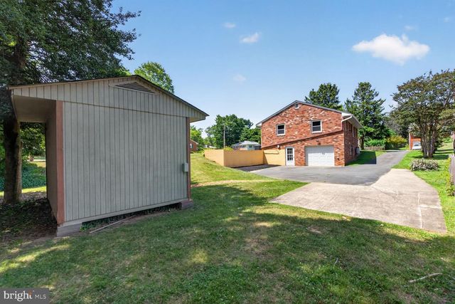 204 AYR ST NW, Leesburg, VA 20176