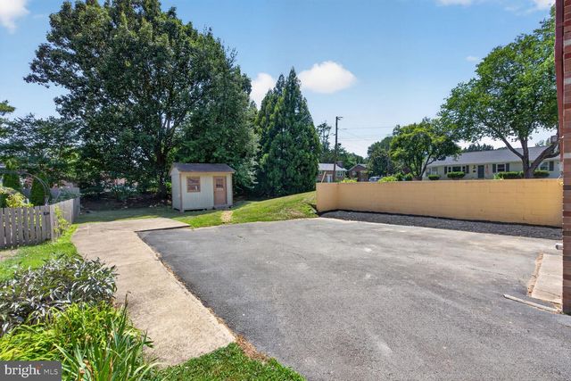 204 AYR ST NW, Leesburg, VA 20176
