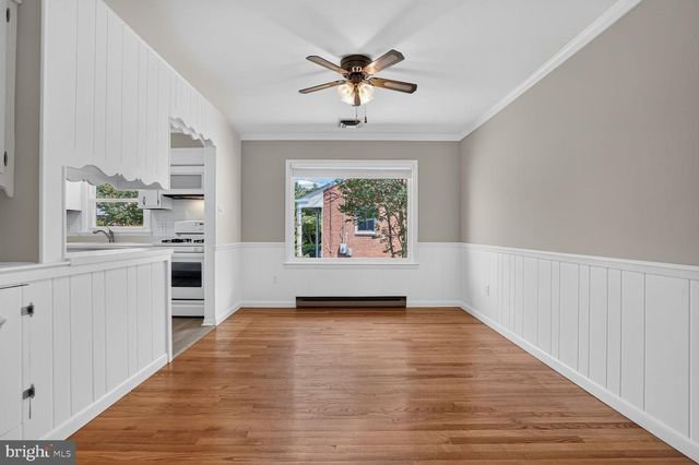 204 AYR ST NW, Leesburg, VA 20176