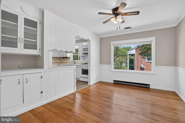 204 AYR ST NW, Leesburg, VA 20176
