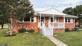 204 AYR ST NW, Leesburg, VA 20176