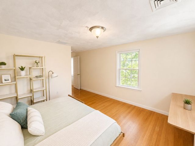 360-A Charles St 1, Malden, MA 02148