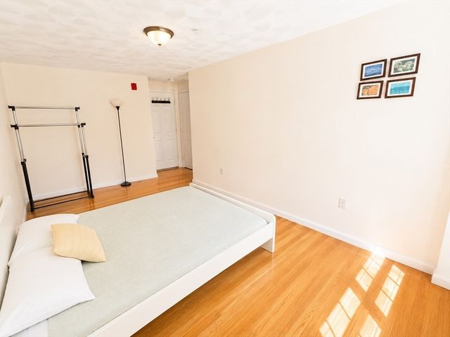 360-A Charles St 1, Malden, MA 02148
