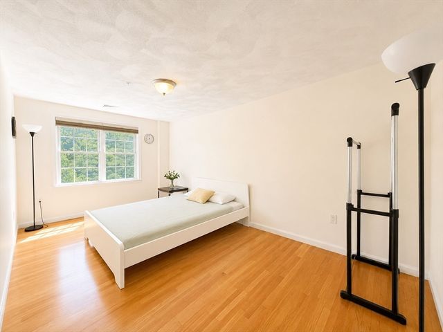 360-A Charles St 1, Malden, MA 02148