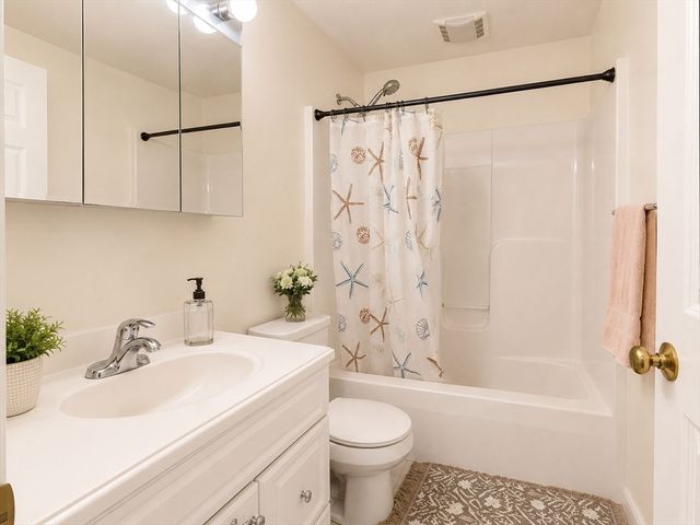 360-A Charles St 1, Malden, MA 02148