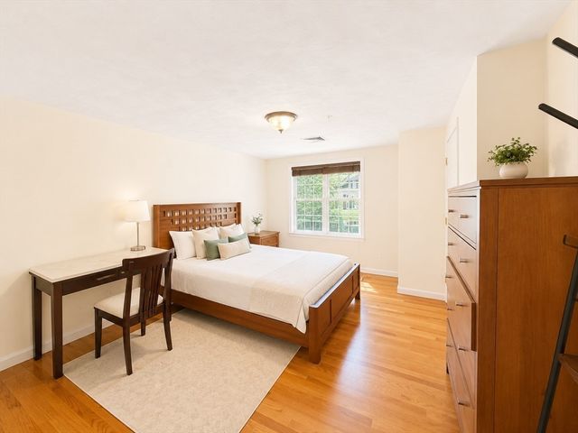 360-A Charles St 1, Malden, MA 02148