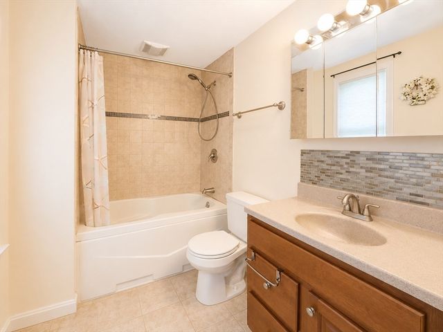 360-A Charles St 1, Malden, MA 02148