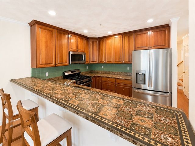 360-A Charles St 1, Malden, MA 02148