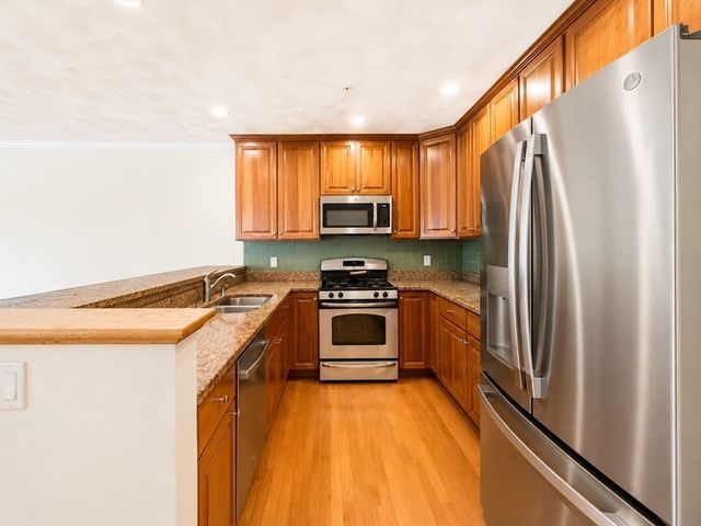 360-A Charles St 1, Malden, MA 02148