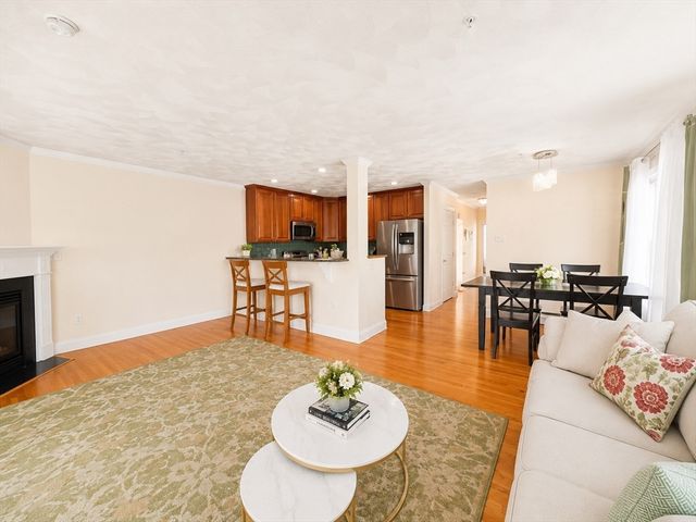 360-A Charles St 1, Malden, MA 02148
