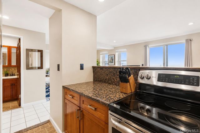 2 Richmond Road 4BB, Lido Beach, NY 11561