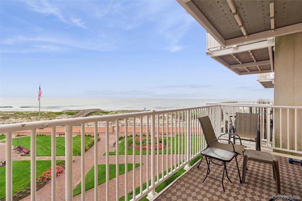 2 Richmond Road 4BB, Lido Beach, NY 11561