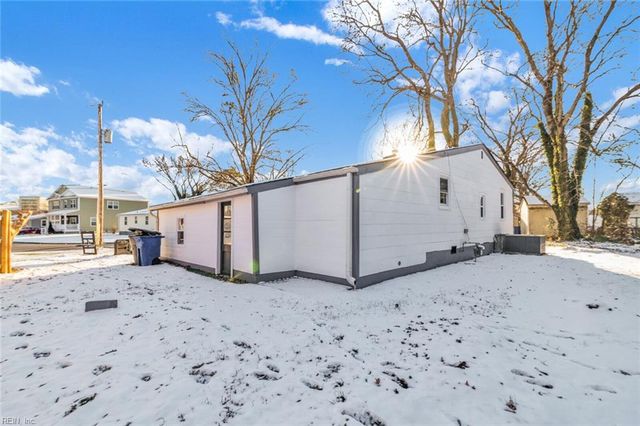 1004 E Russell CT, Newport News, VA 23605