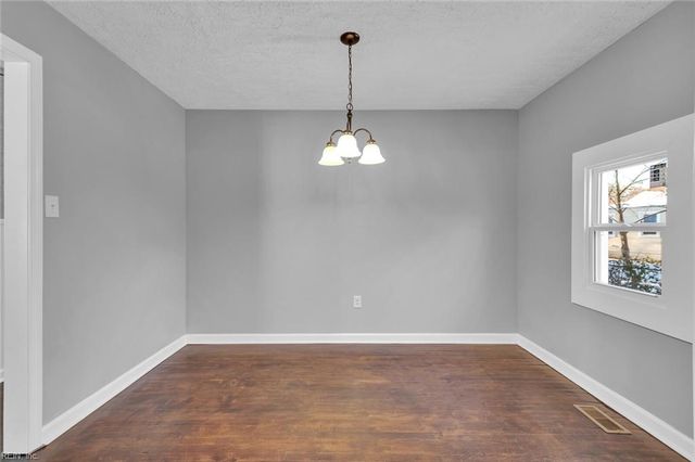 1004 E Russell CT, Newport News, VA 23605