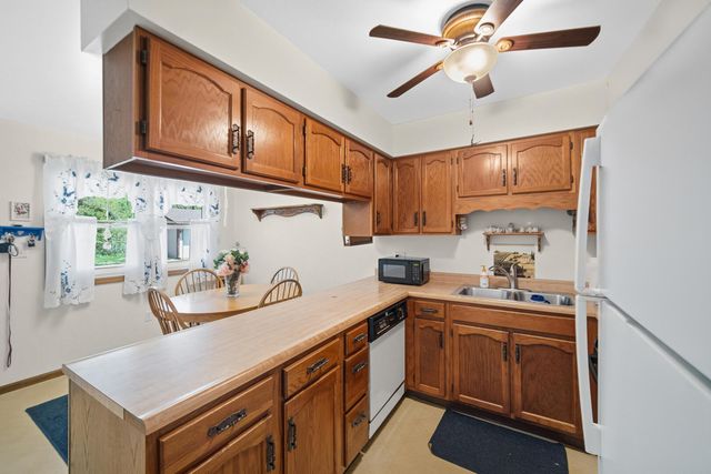 934 Jordan Circle, Schererville, IN 46375