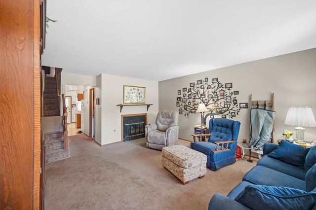 934 Jordan Circle, Schererville, IN 46375