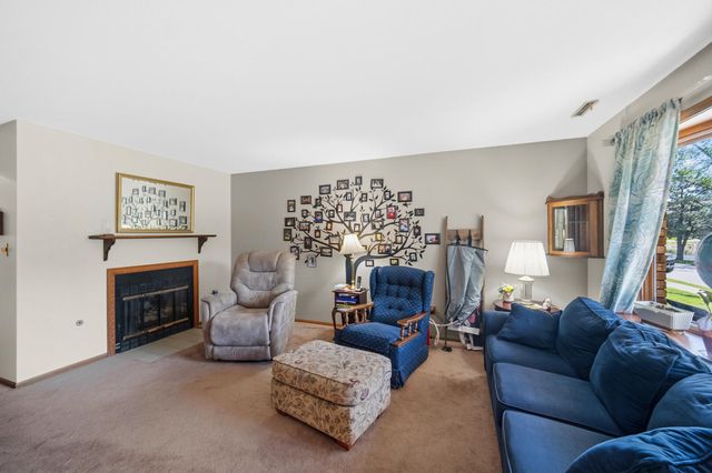 934 Jordan Circle, Schererville, IN 46375