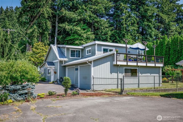 1071 Swanson Way NE, Poulsbo, WA 98370