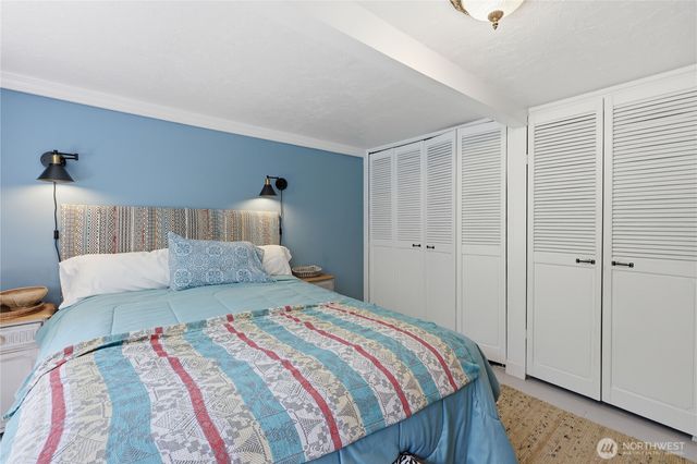 1071 Swanson Way NE, Poulsbo, WA 98370