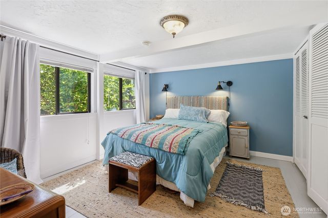 1071 Swanson Way NE, Poulsbo, WA 98370