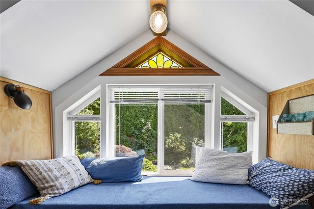 1071 Swanson Way NE, Poulsbo, WA 98370