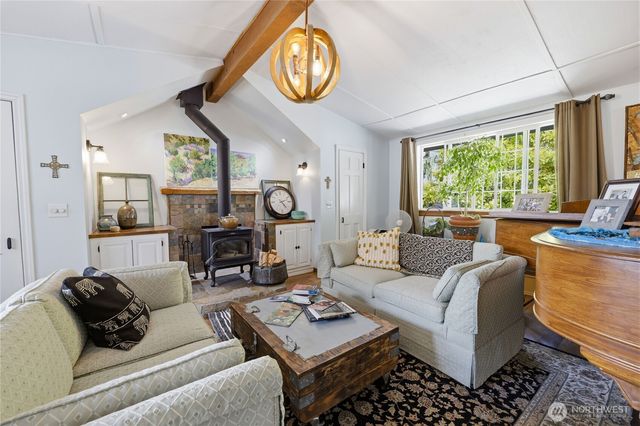 1071 Swanson Way NE, Poulsbo, WA 98370